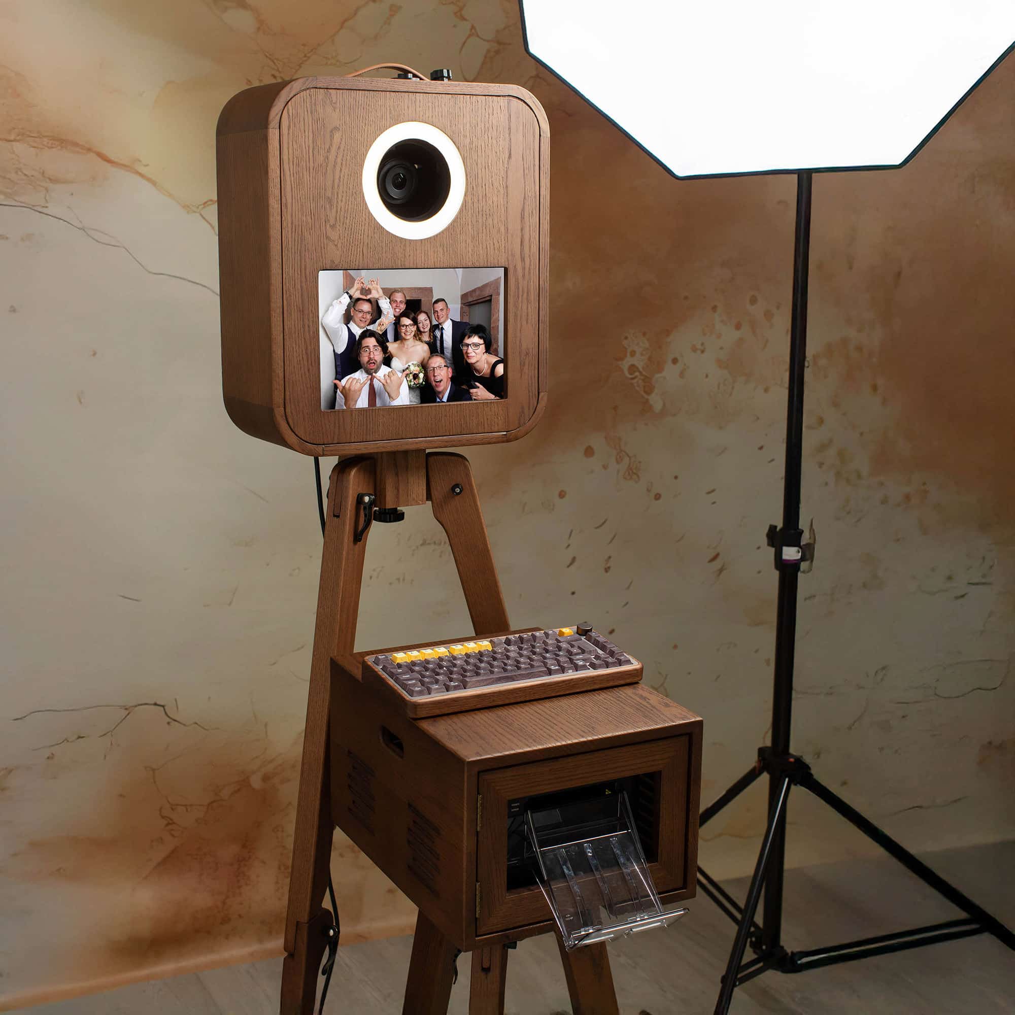 Lachbox im Vintage-Look aus Echtholz — Fotobox Vogtland Plauen